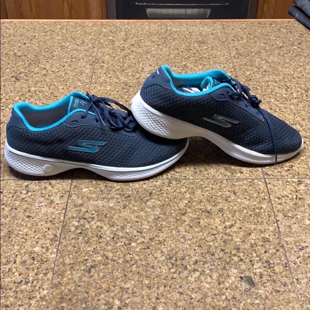 Sketchers GOWalk 4 - Dark Blue W/ Teal Accent